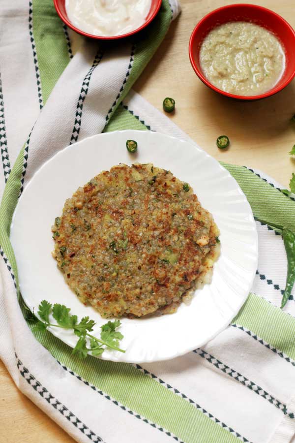 delicious sabudana thalipeeth sago rotti