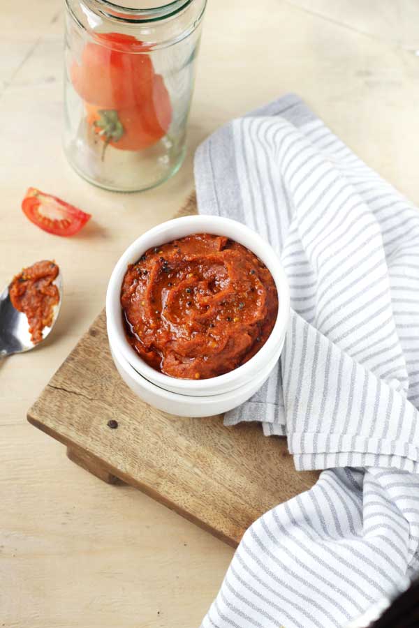 spicy tomato pickle