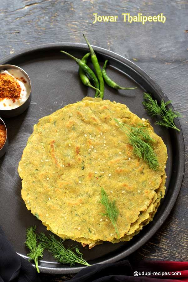 healthy jowar thalipeeth